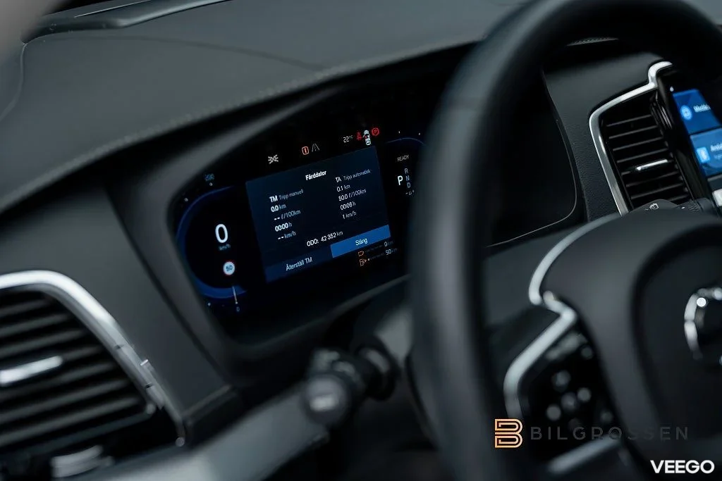 Volvo XC90 Recharge T8 AWD Ultimate 3.79 7-Sits H/K Pano 335kW