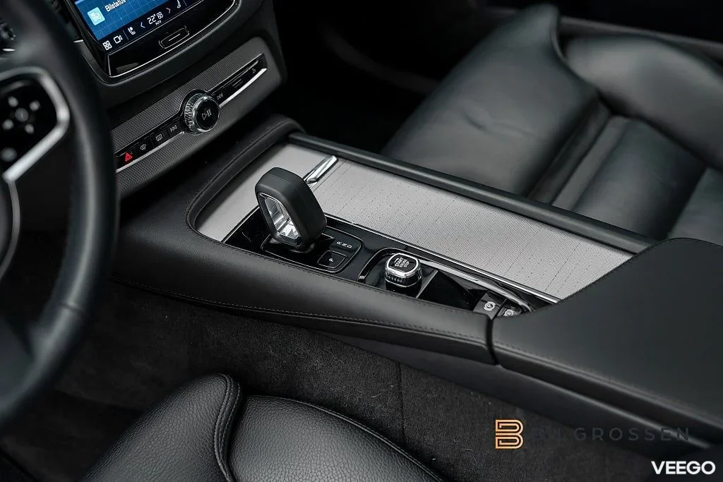 Volvo XC90 Recharge T8 AWD Ultimate 3.79 7-Sits H/K Pano 335kW