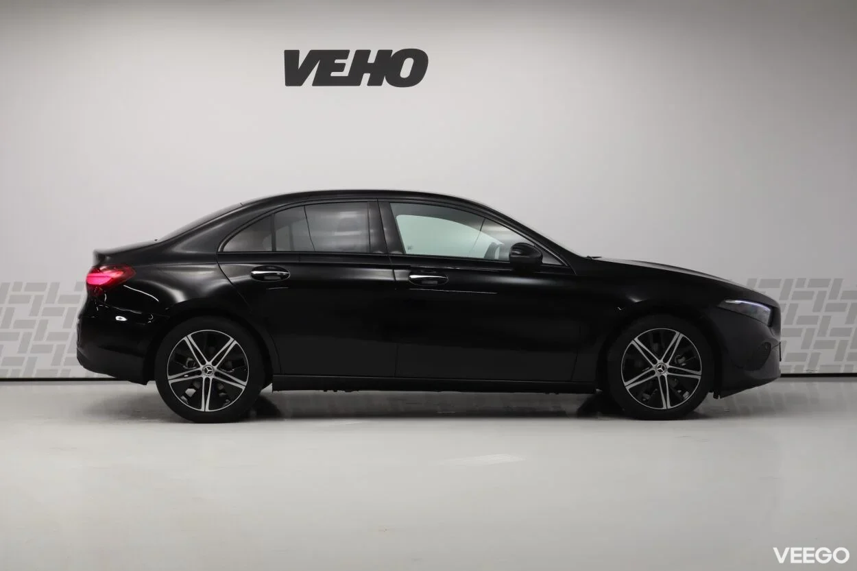 Mercedes-Benz A180 Progressive 1.3 100kW