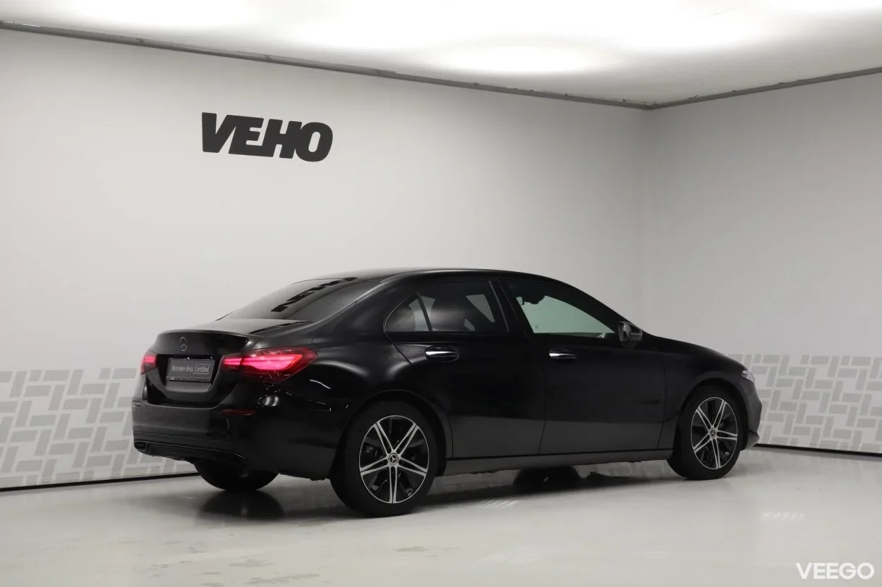 Mercedes-Benz A180 Progressive 1.3 100kW