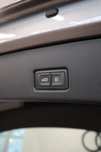 Audi Q4 e-tron 77kW thumbnail