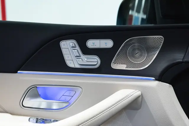 Image of Mercedes-Benz GLE 300 D 4MATIC 2.0 200kW