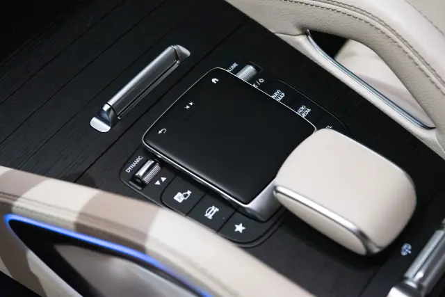 Image of Mercedes-Benz GLE 300 D 4MATIC 2.0 200kW