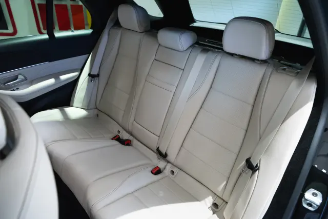 Image of Mercedes-Benz GLE 300 D 4MATIC 2.0 200kW