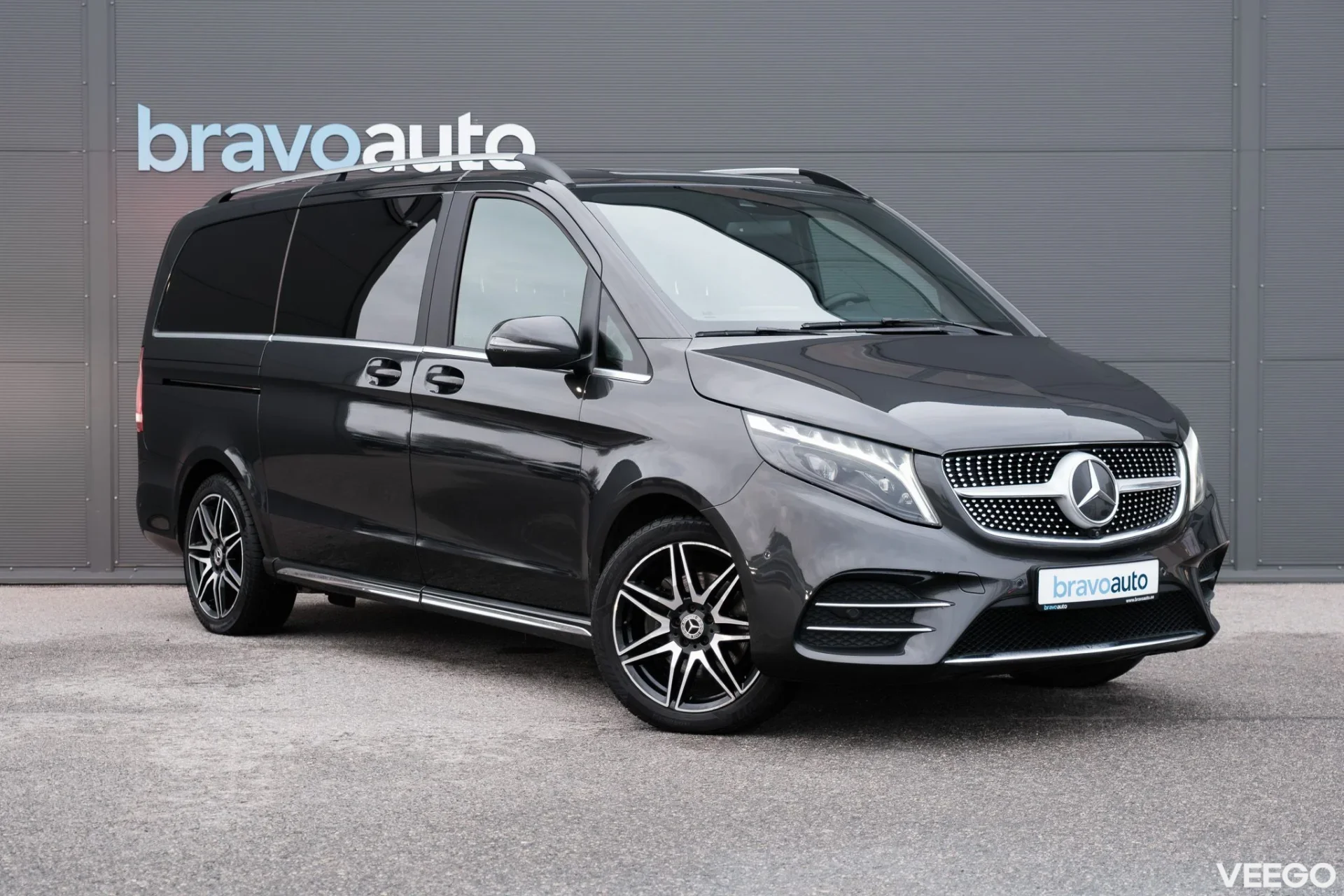 Mercedes-Benz V300 Avantgarde 4Matic AMG Line Lang 2 174kW