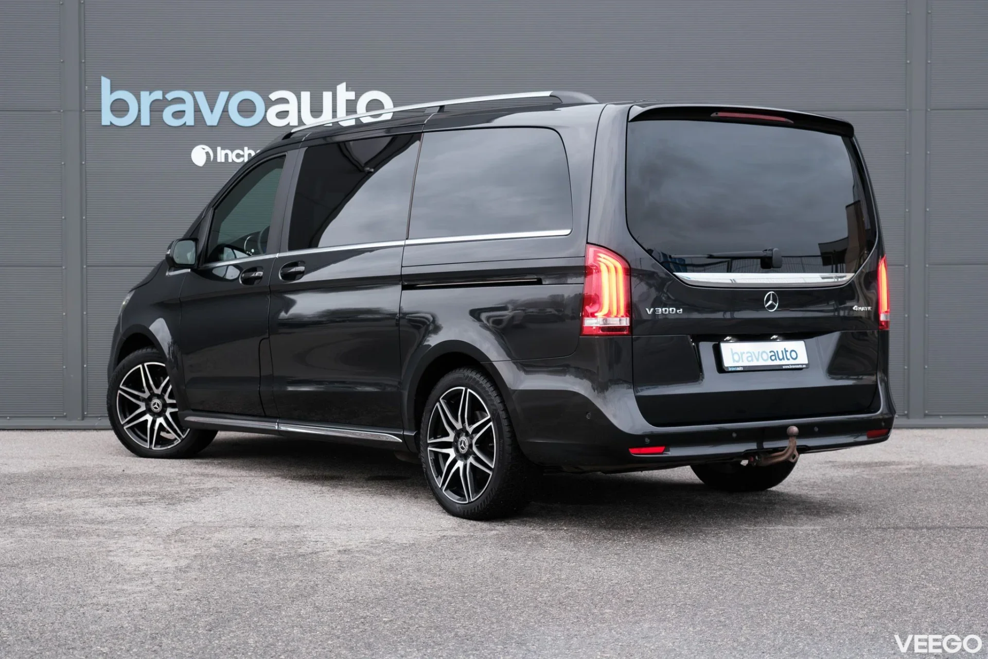 Mercedes-Benz V300 Avantgarde 4Matic AMG Line Lang 2 174kW