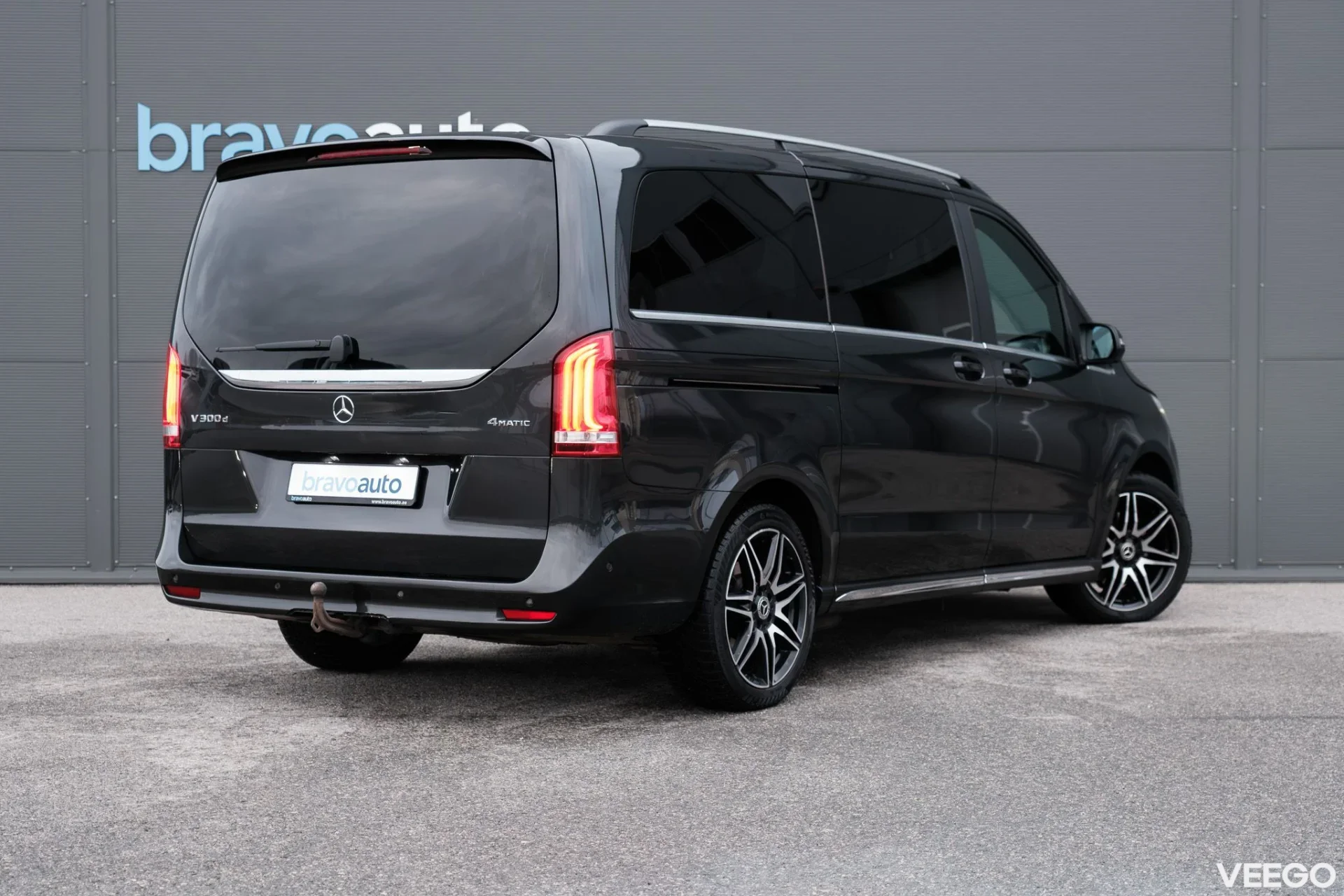 Mercedes-Benz V300 Avantgarde 4Matic AMG Line Lang 2 174kW