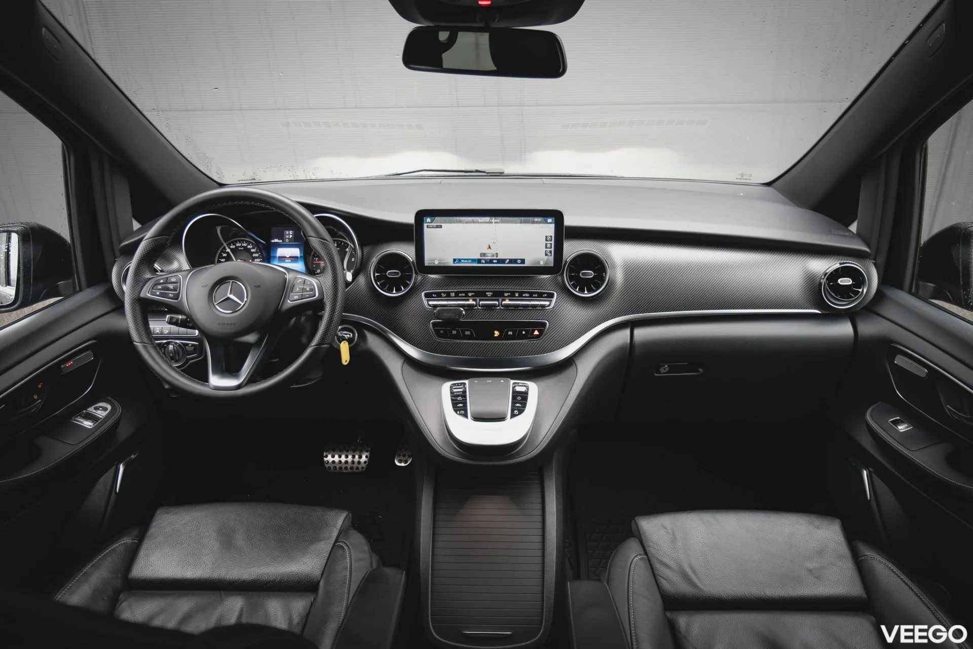 Mercedes-Benz V300 Avantgarde 4Matic AMG Line Lang 2 174kW