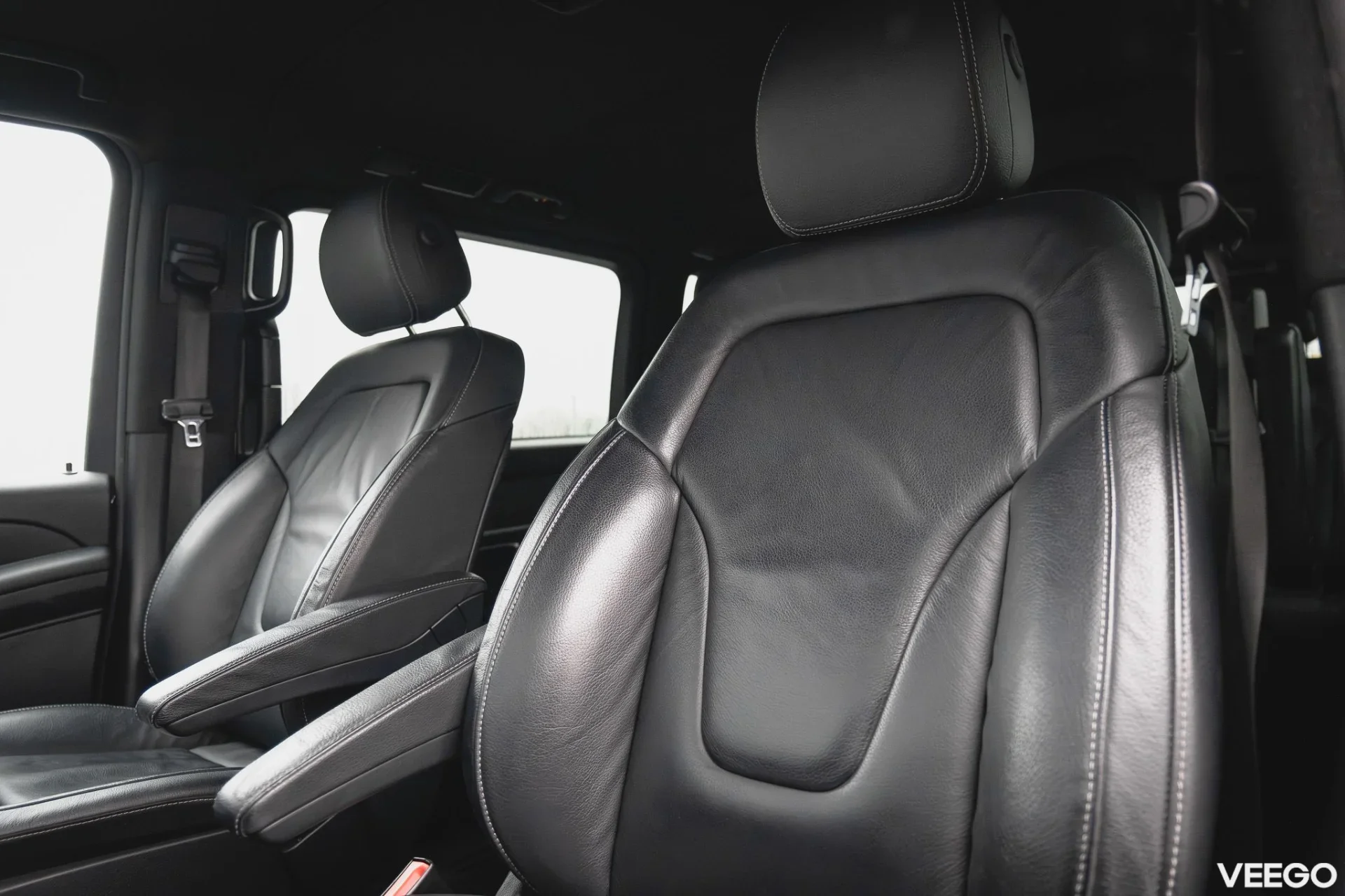 Mercedes-Benz V300 Avantgarde 4Matic AMG Line Lang 2 174kW