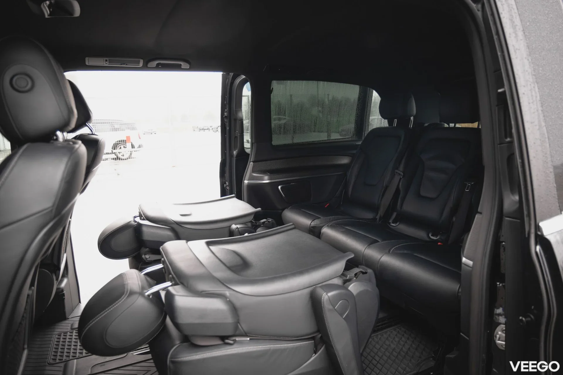 Mercedes-Benz V300 Avantgarde 4Matic AMG Line Lang 2 174kW