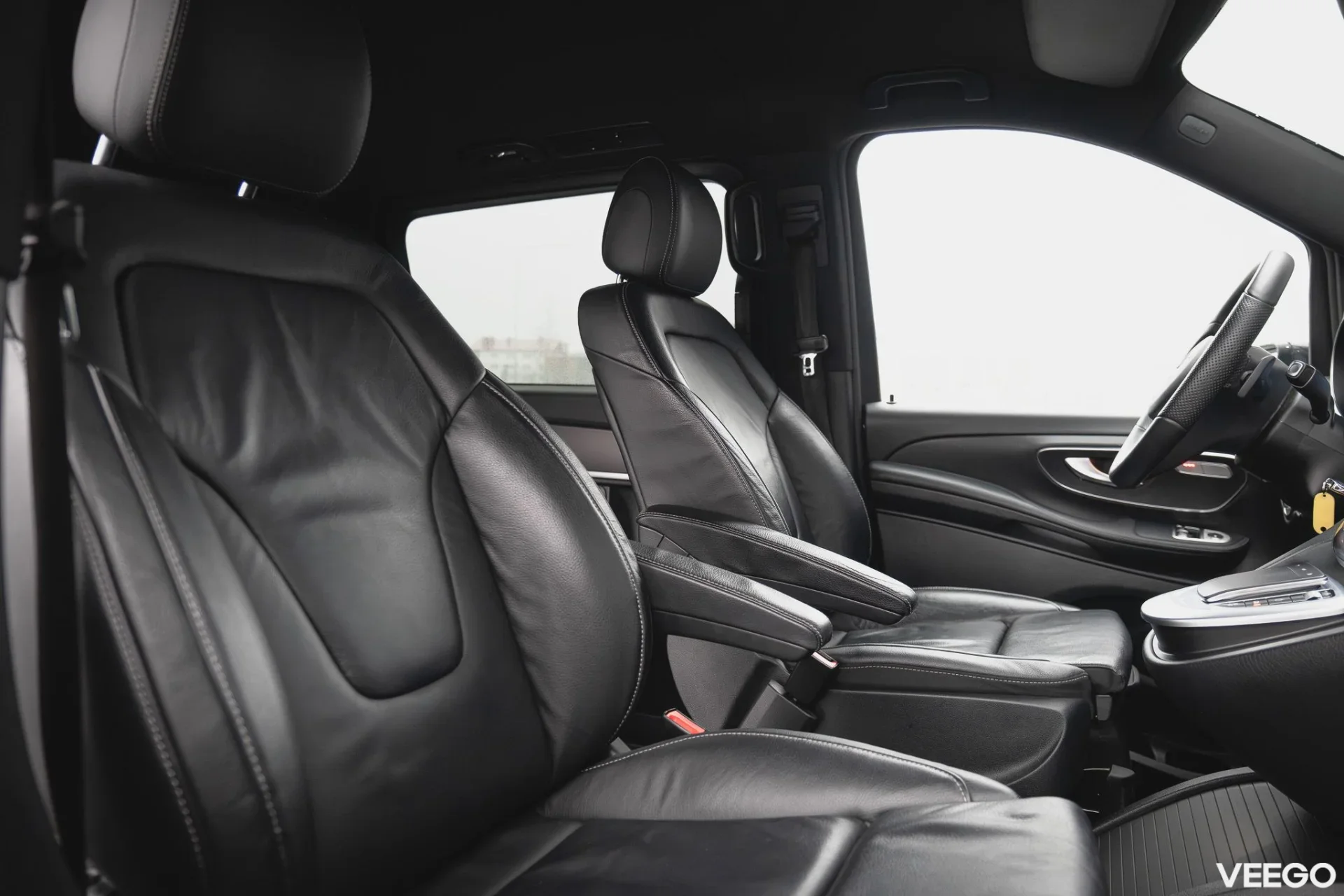 Mercedes-Benz V300 Avantgarde 4Matic AMG Line Lang 2 174kW