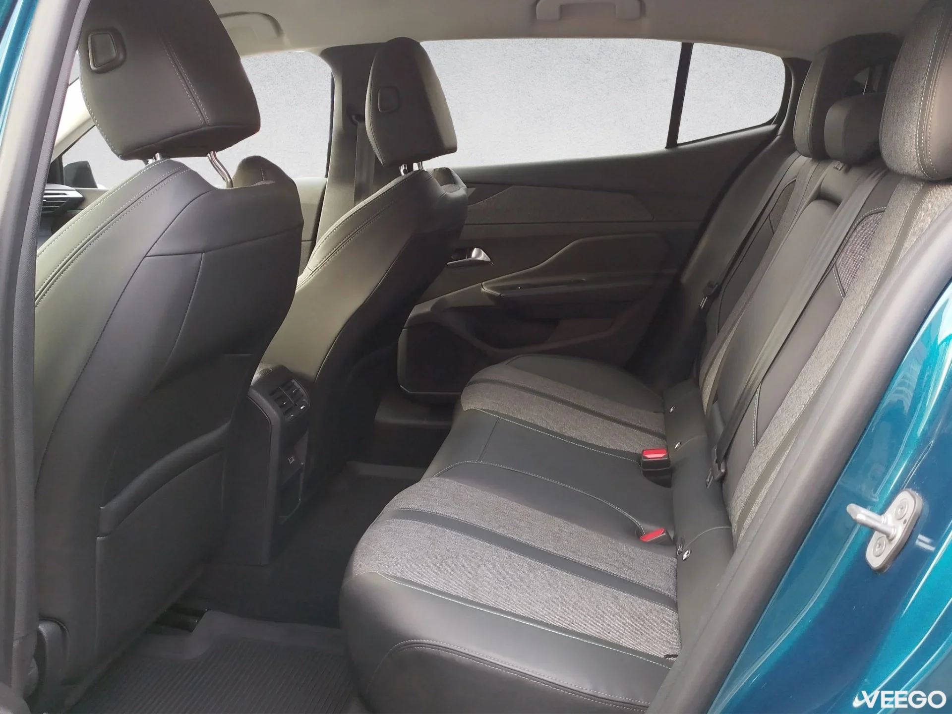 Peugeot 408 Allure PureTech 130AT8 96kW