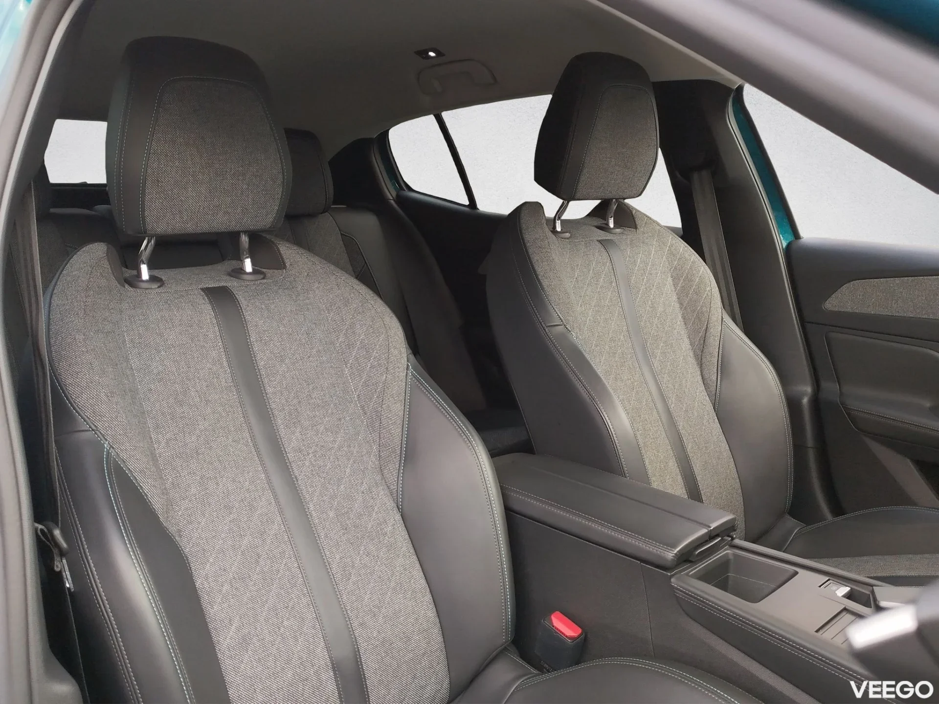 Peugeot 408 Allure PureTech 130AT8 96kW