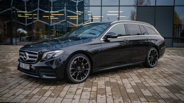 Image of Mercedes-Benz E220 2.0 143kW