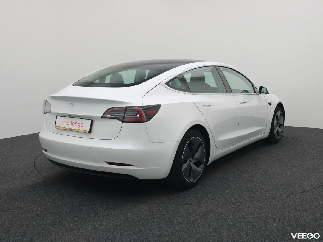 Tesla Model 3 0 208kW