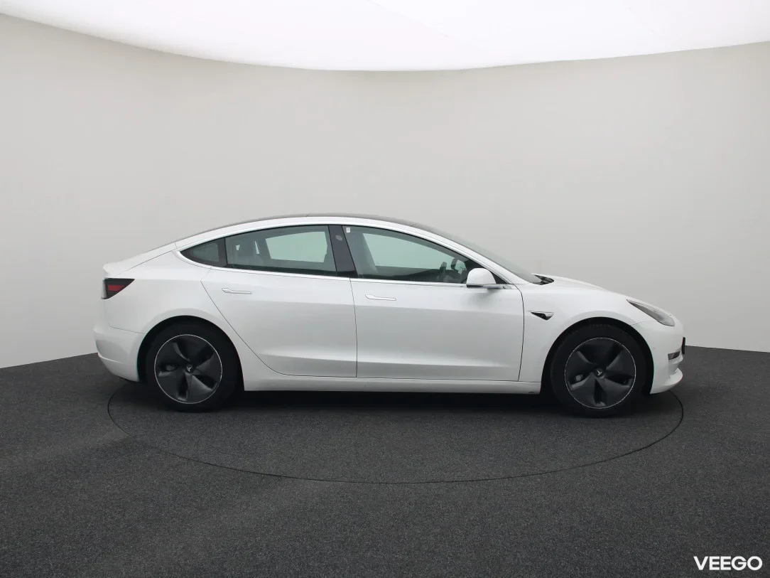 Tesla Model 3 0 208kW