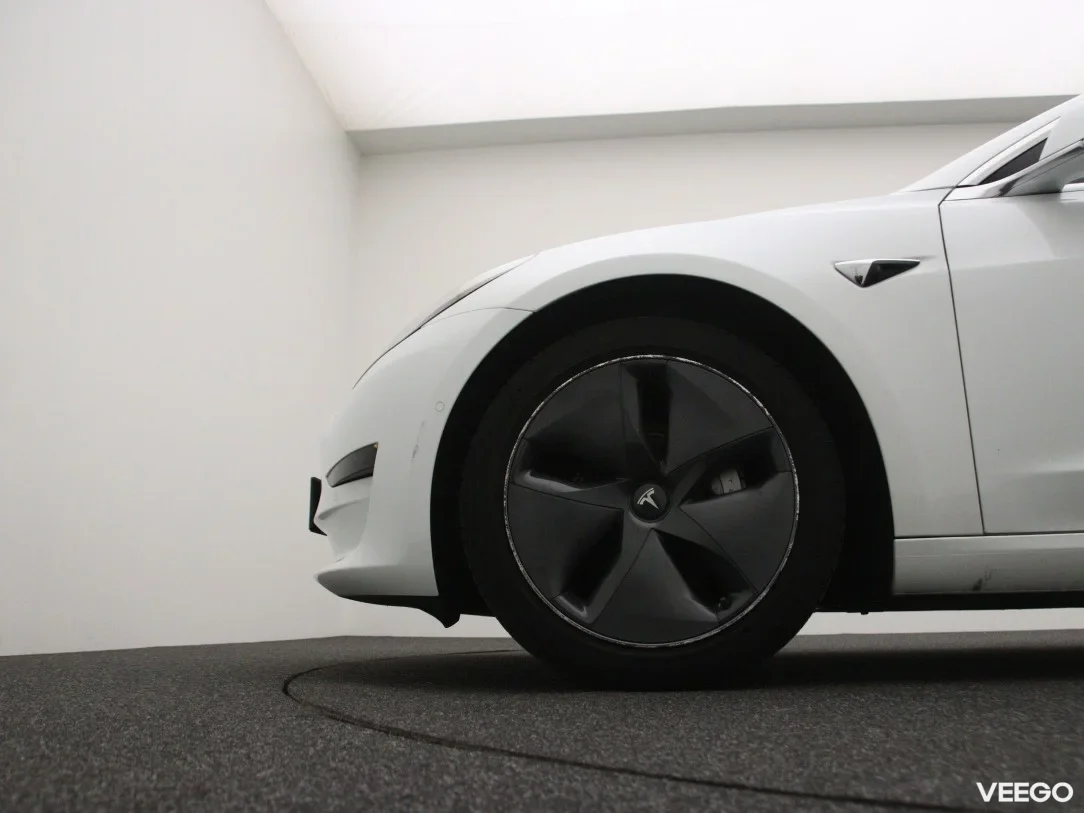 Tesla Model 3 0 208kW