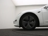 Tesla Model 3 0 208kW thumbnail