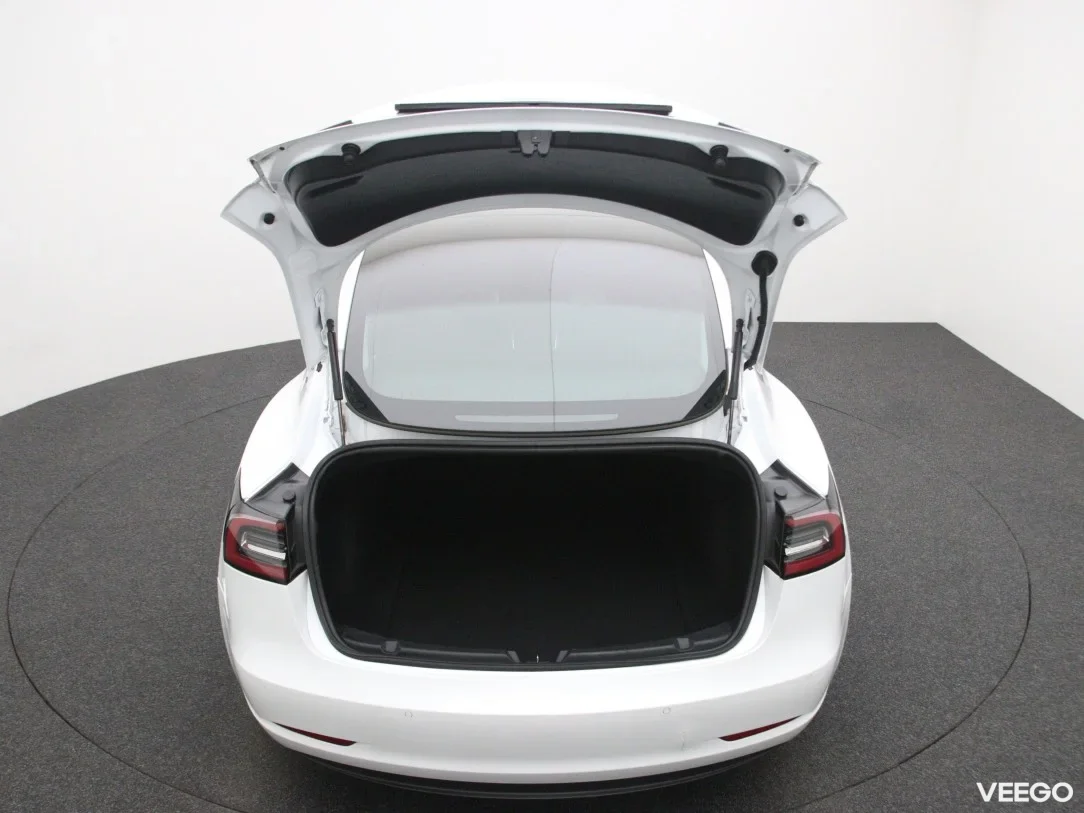 Tesla Model 3 0 208kW