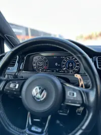 Volkswagen Golf R 2.0 221kW thumbnail