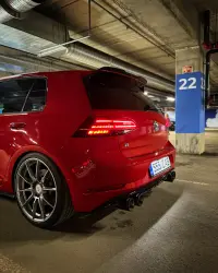 Volkswagen Golf R 2.0 221kW thumbnail