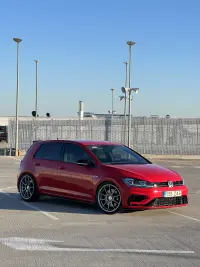 Volkswagen Golf R 2.0 221kW thumbnail