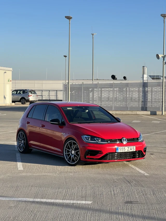 Image of Volkswagen Golf R 2.0 221kW