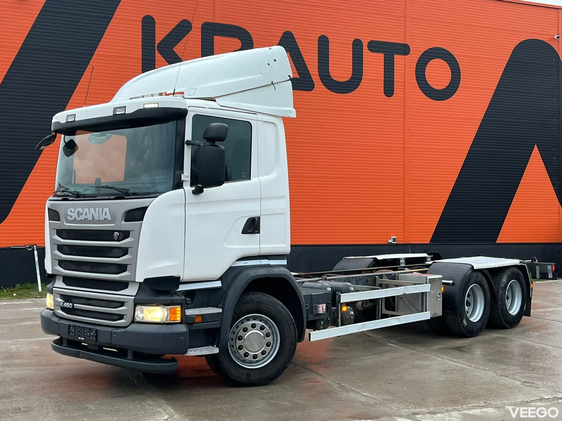 Scania P450 CHASSIS L=8298 mm  331kW