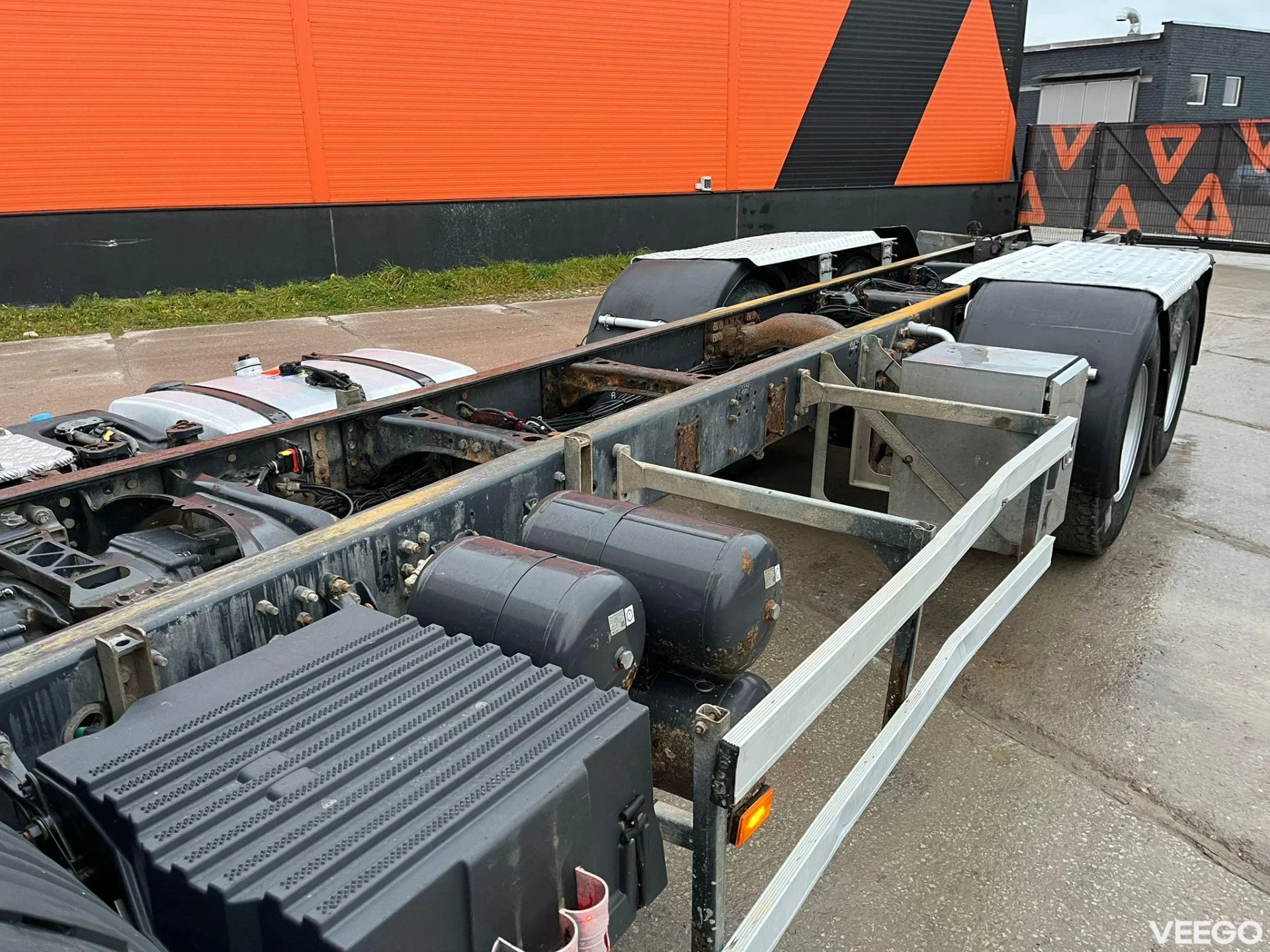 Scania P450 CHASSIS L=8298 mm  331kW