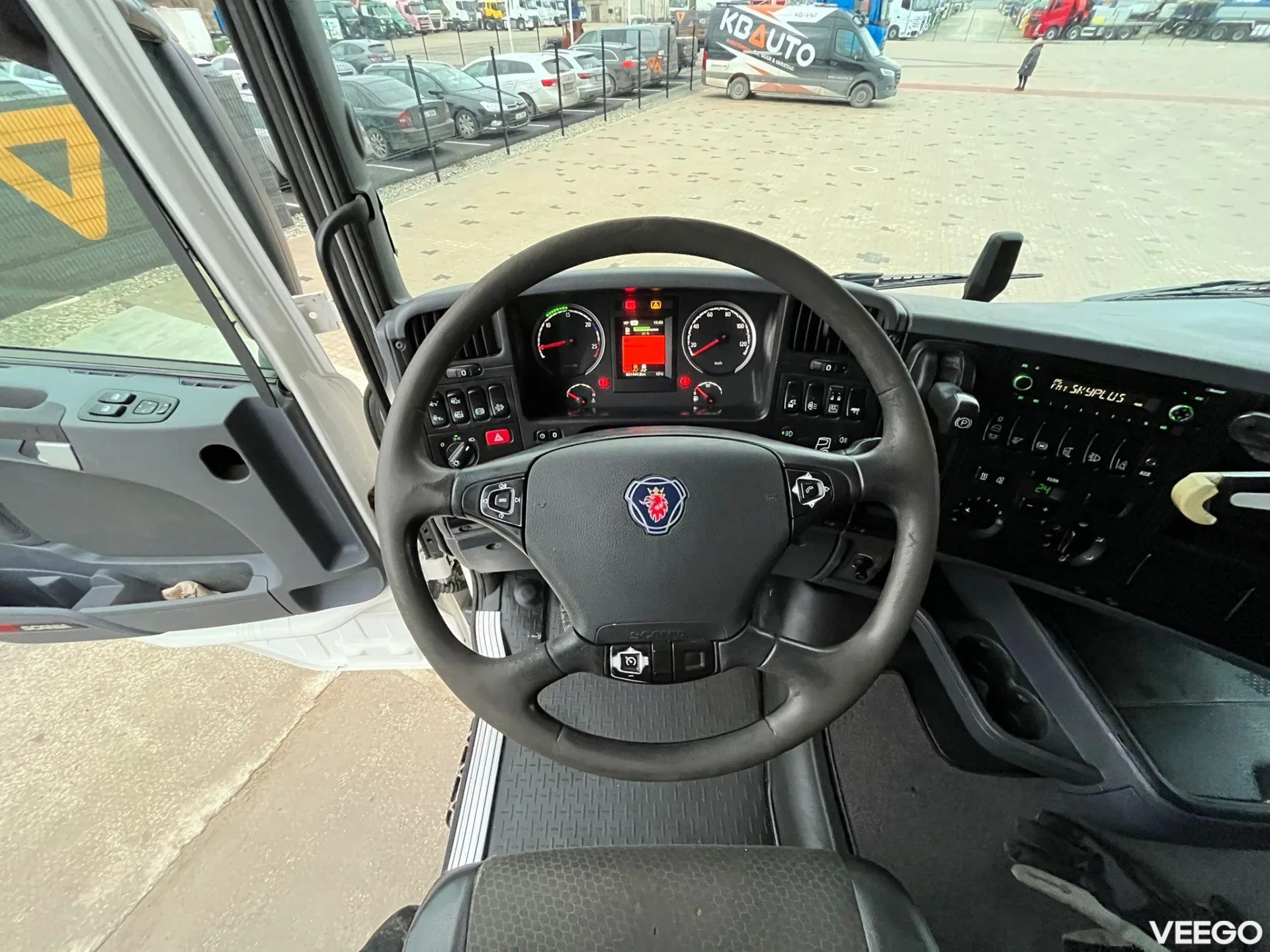 Scania P450 CHASSIS L=8298 mm  331kW