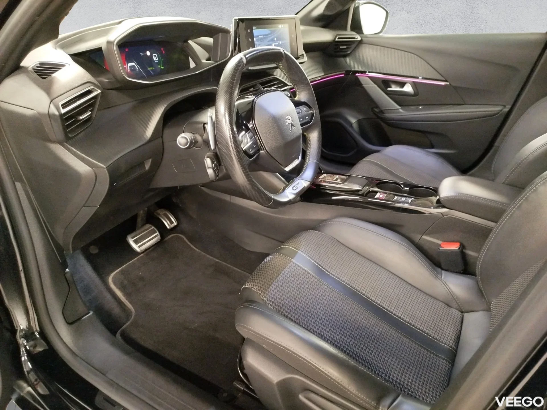 Peugeot 208 GT PureTech 100 AT8 74kW