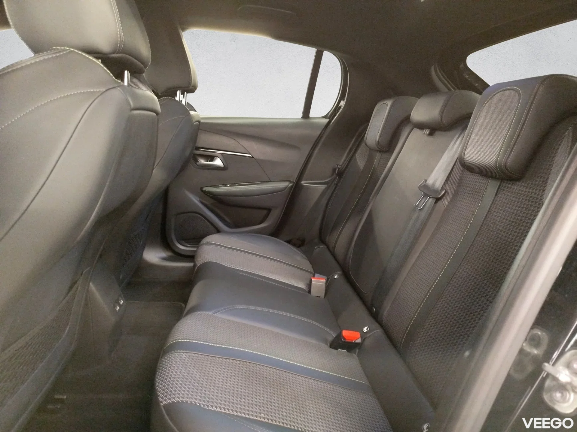 Peugeot 208 GT PureTech 100 AT8 74kW