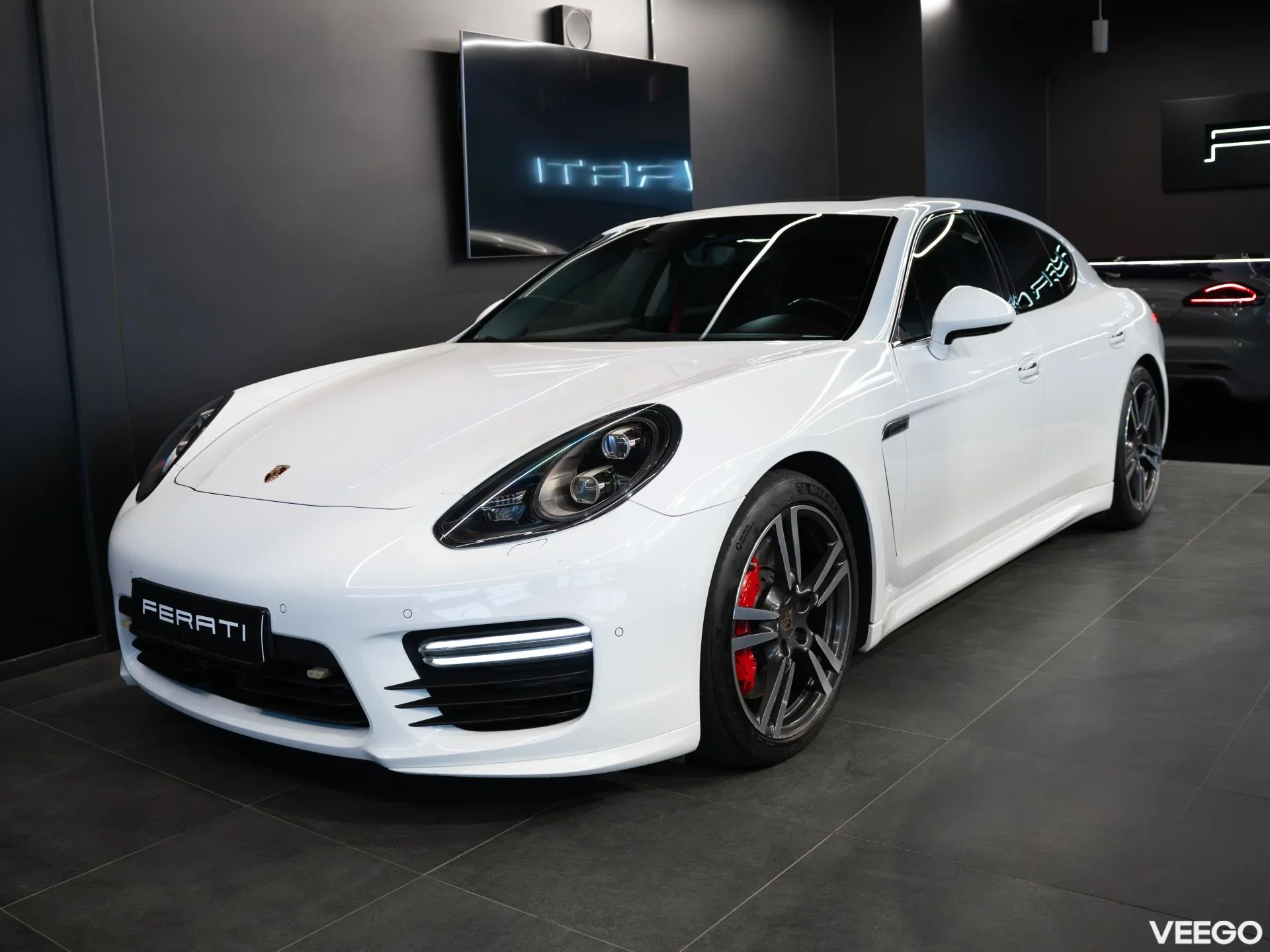 Porsche Panamera 4.8 324kW