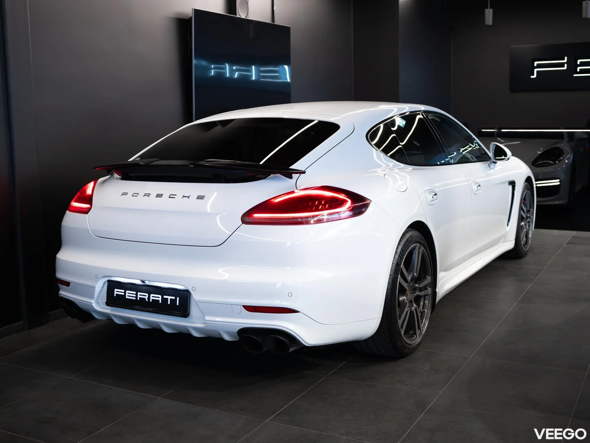 Porsche Panamera 4.8 324kW