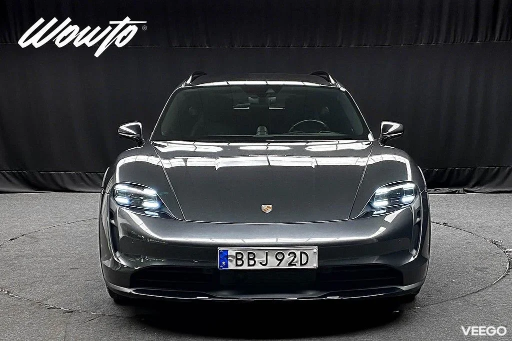 Porsche Taycan 4 Cross Turismo 381HK /Pano /Bose /Moms 280kW