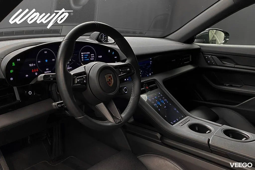 Porsche Taycan 4 Cross Turismo 381HK /Pano /Bose /Moms 280kW