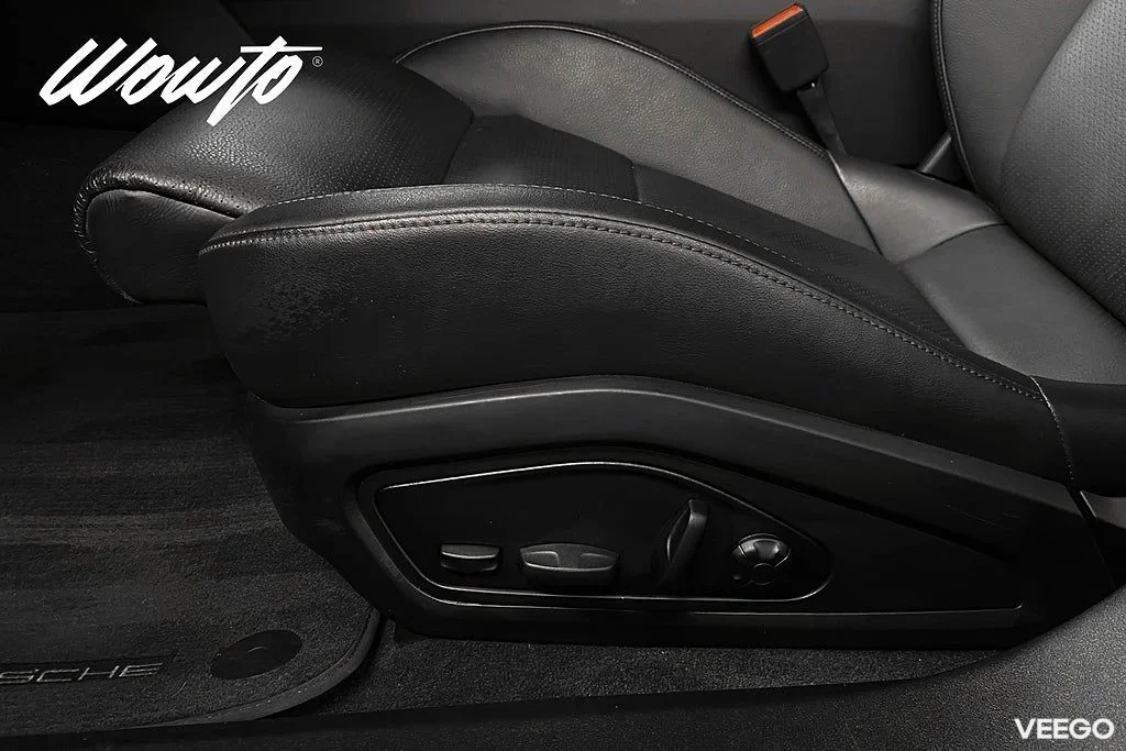 Porsche Taycan 4 Cross Turismo 381HK /Pano /Bose /Moms 280kW