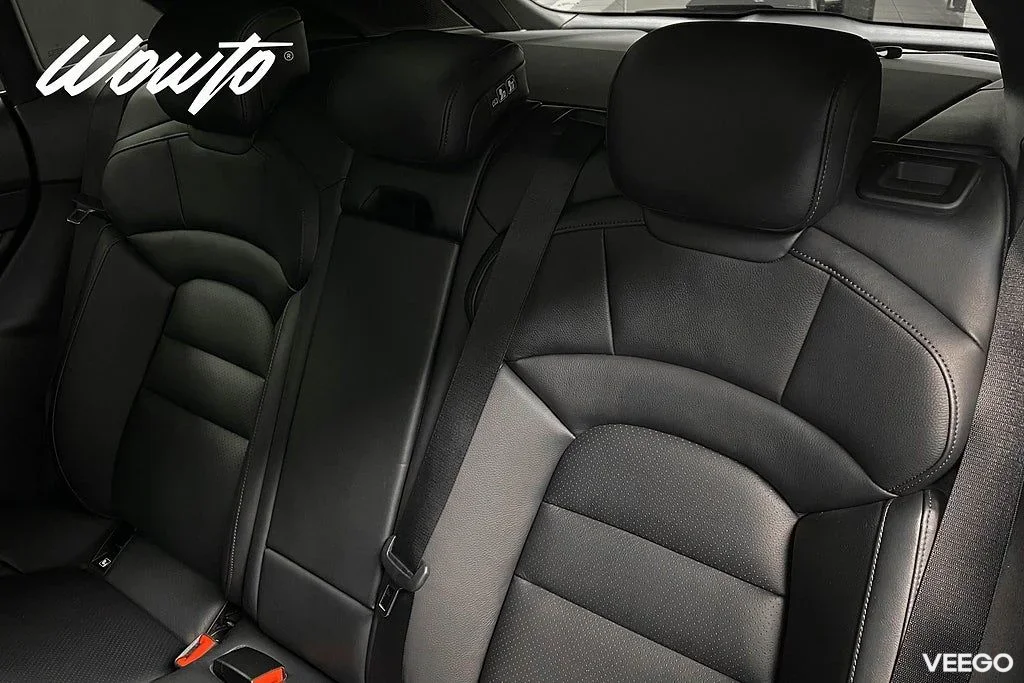 Porsche Taycan 4 Cross Turismo 381HK /Pano /Bose /Moms 280kW