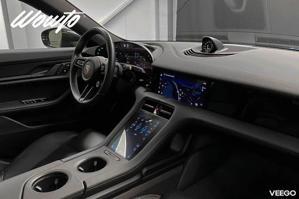 Porsche Taycan 4 Cross Turismo 381HK /Pano /Bose /Moms 280kW