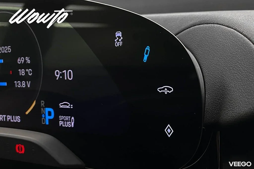 Porsche Taycan 4 Cross Turismo 381HK /Pano /Bose /Moms 280kW