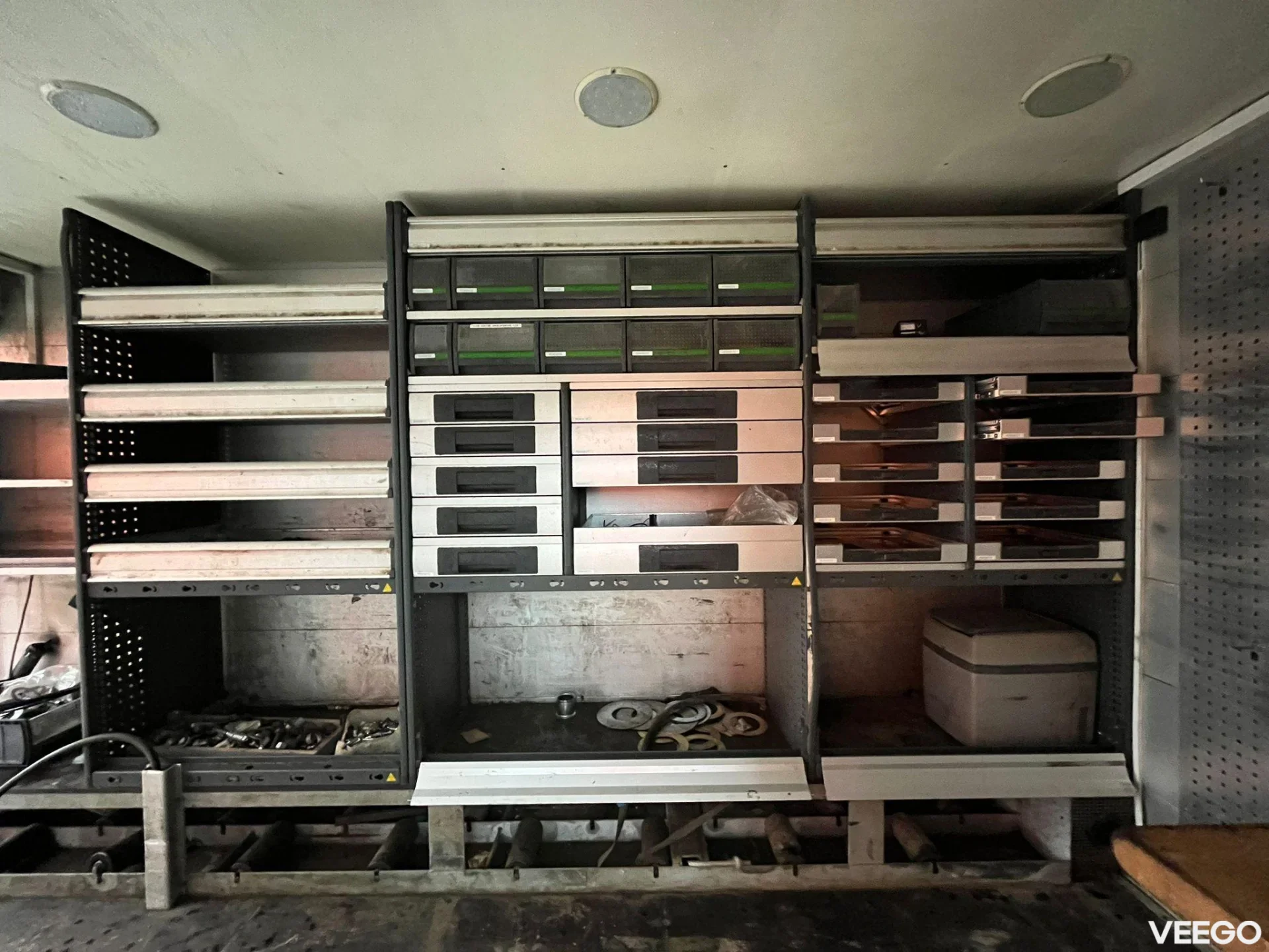 Renault D 12  WORKSHOP ON WHEELS / FASSI M30A.13 / BOX L=4459 mm 154kW