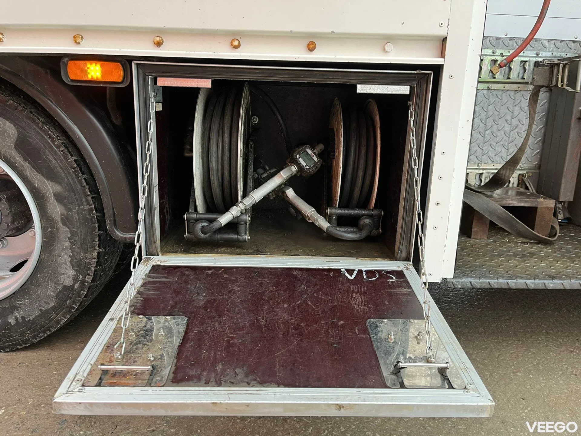 Renault D 12  WORKSHOP ON WHEELS / FASSI M30A.13 / BOX L=4459 mm 154kW