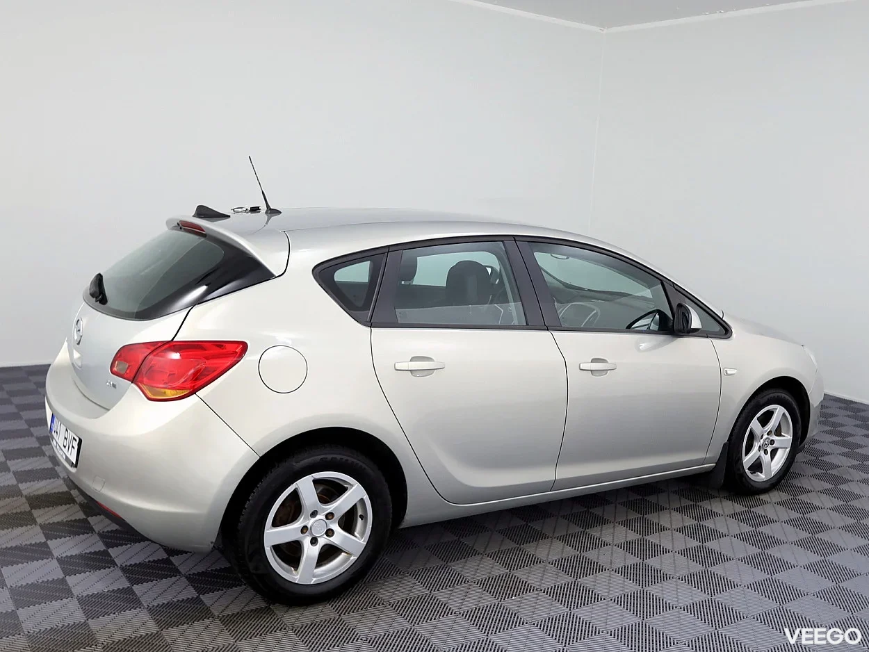 Opel Astra 1.7 93kW