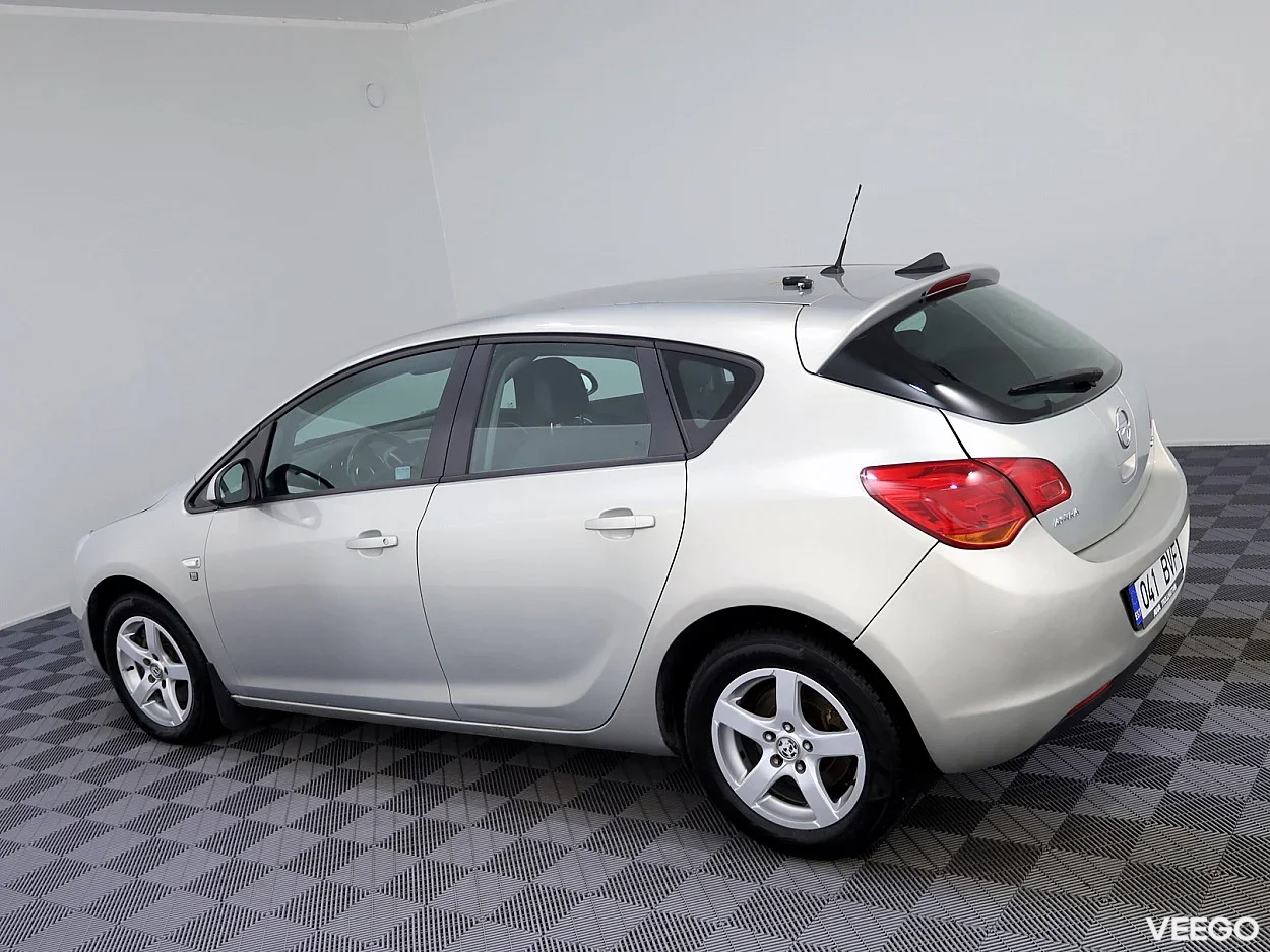 Opel Astra 1.7 93kW