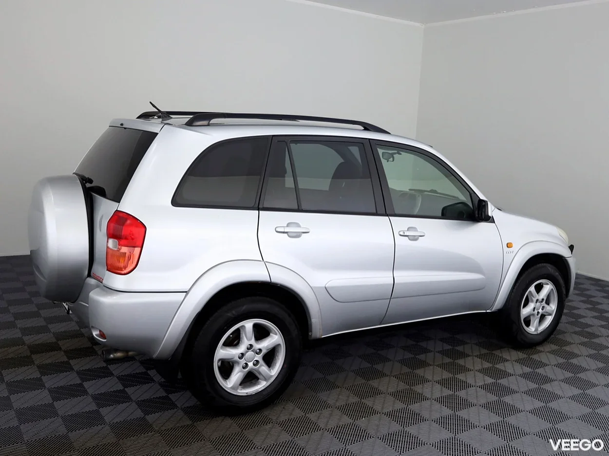 Toyota RAV4 2.0 110kW