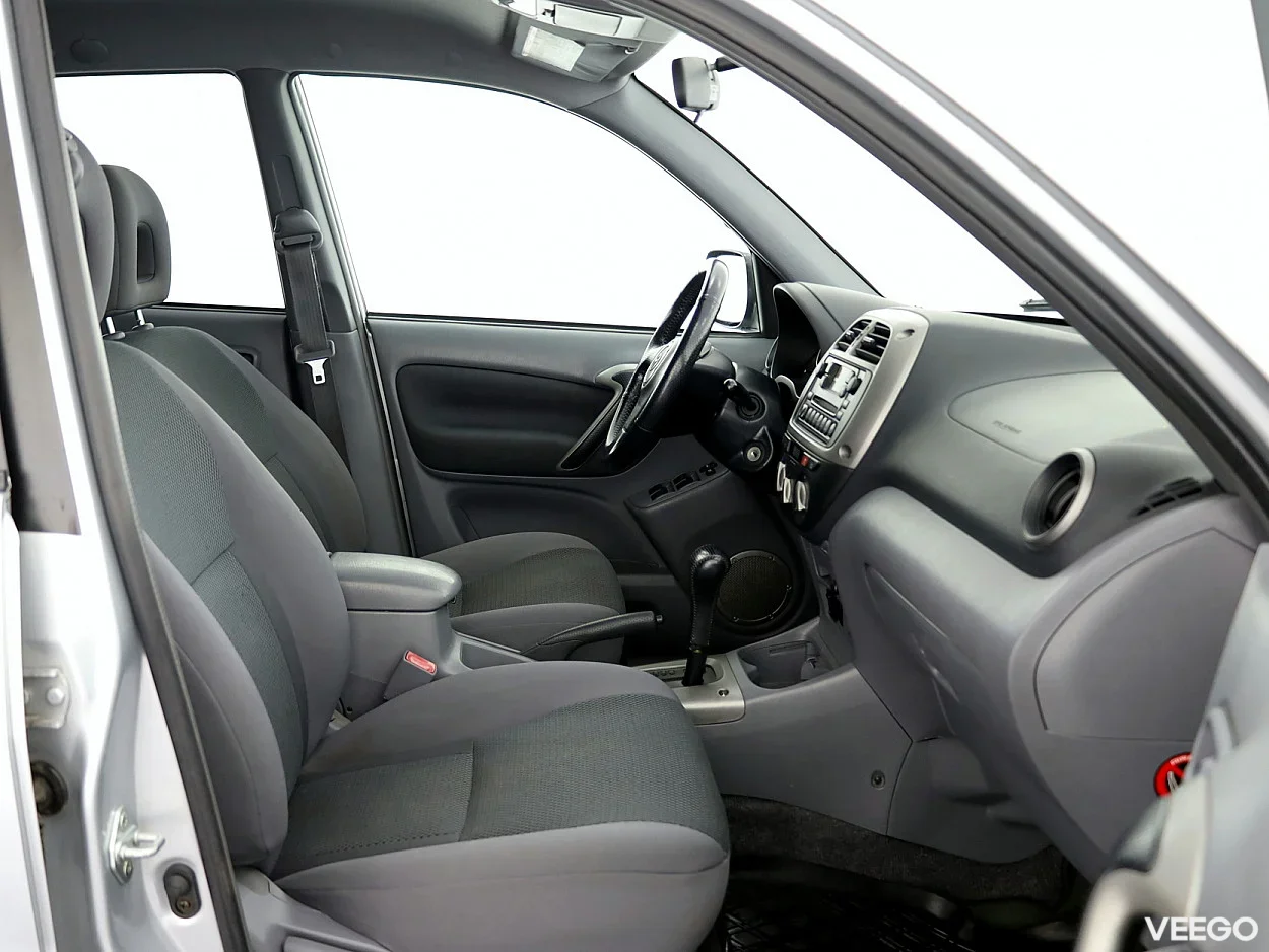 Toyota RAV4 2.0 110kW