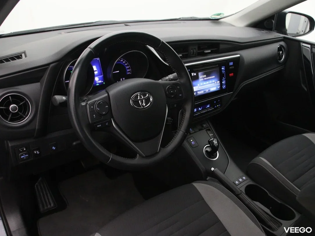 Toyota Auris 1.8 73kW