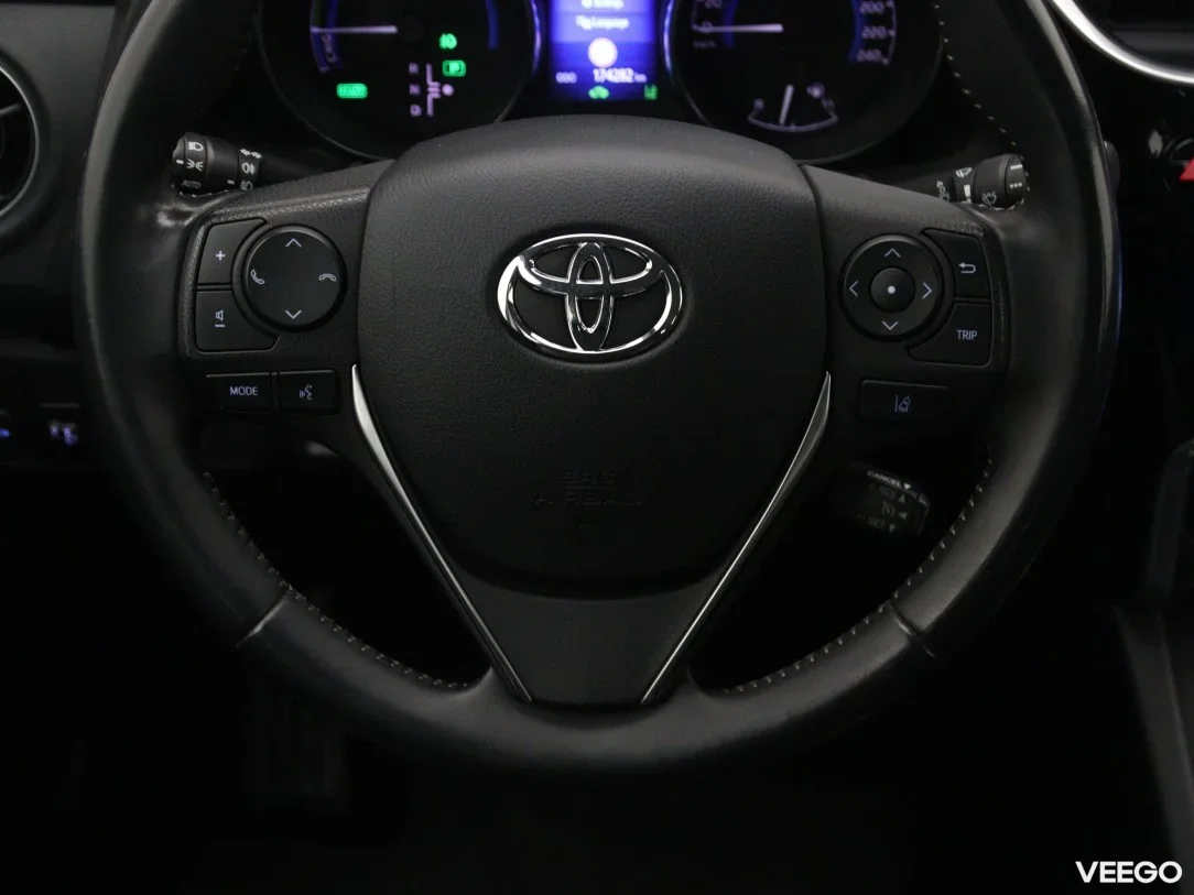 Toyota Auris 1.8 73kW