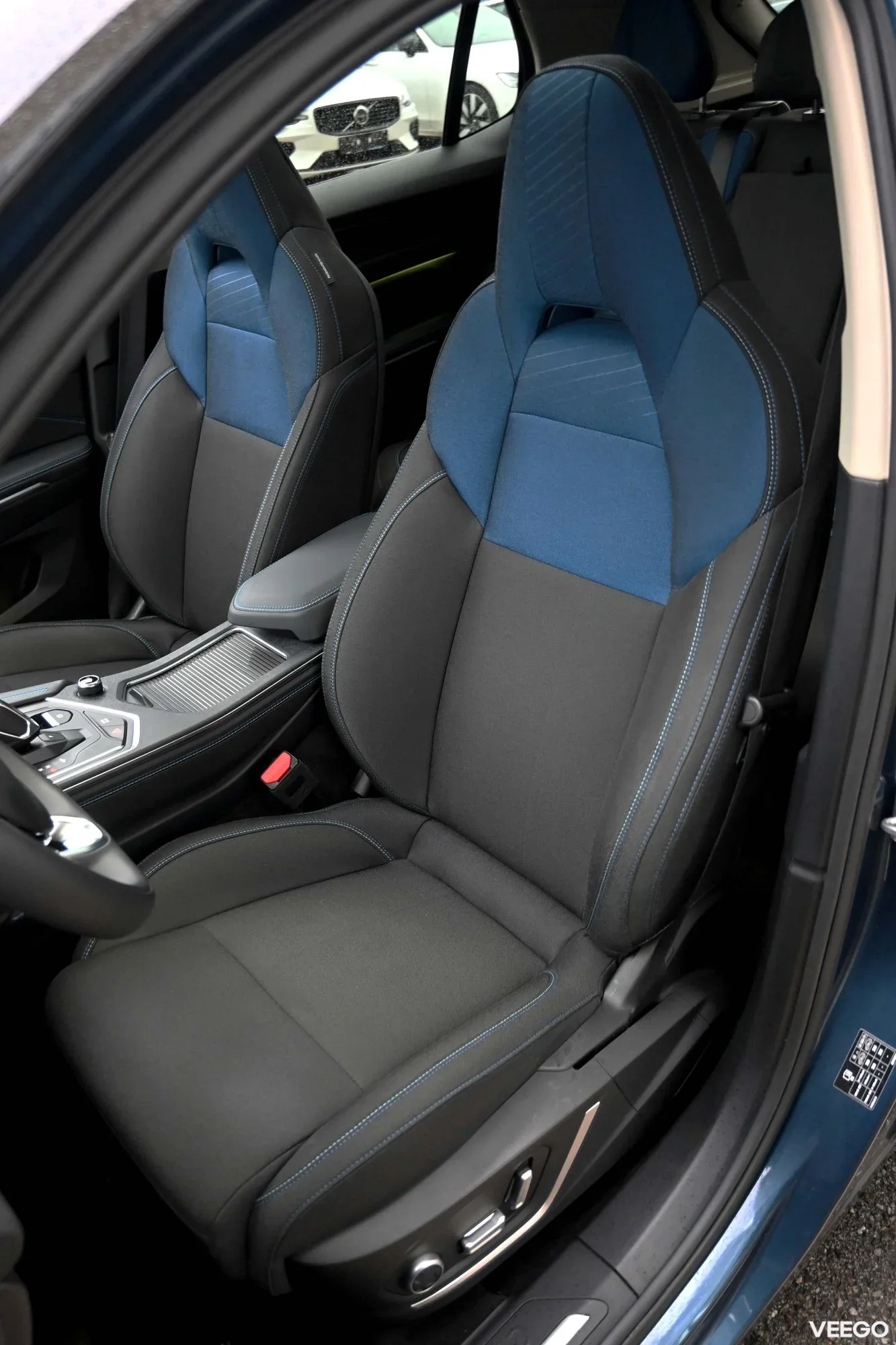 Lynk & Co 01 MORE/RECHARGE/INFINITY/INTELLI SAFE/XENIUM/ 1.5 192kW