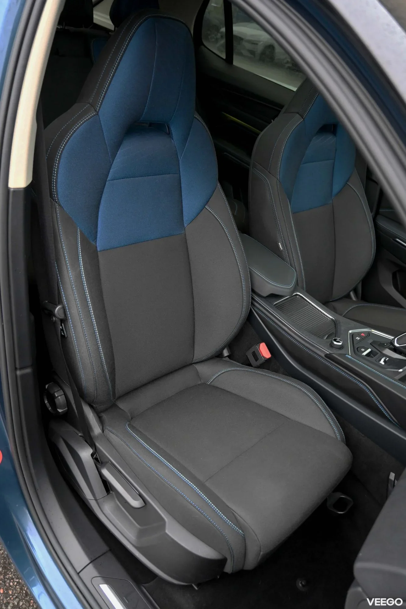 Lynk & Co 01 MORE/RECHARGE/INFINITY/INTELLI SAFE/XENIUM/ 1.5 192kW